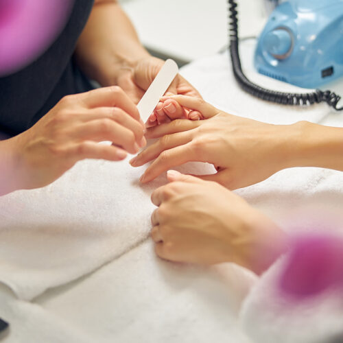 Expert manicure services in Oregon